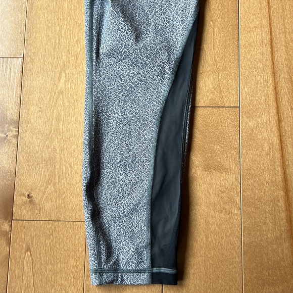Lululemon 7/8 Leggings - Picture 6 of 7